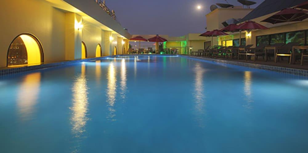 Khách sạn Merperle Crystal Palace