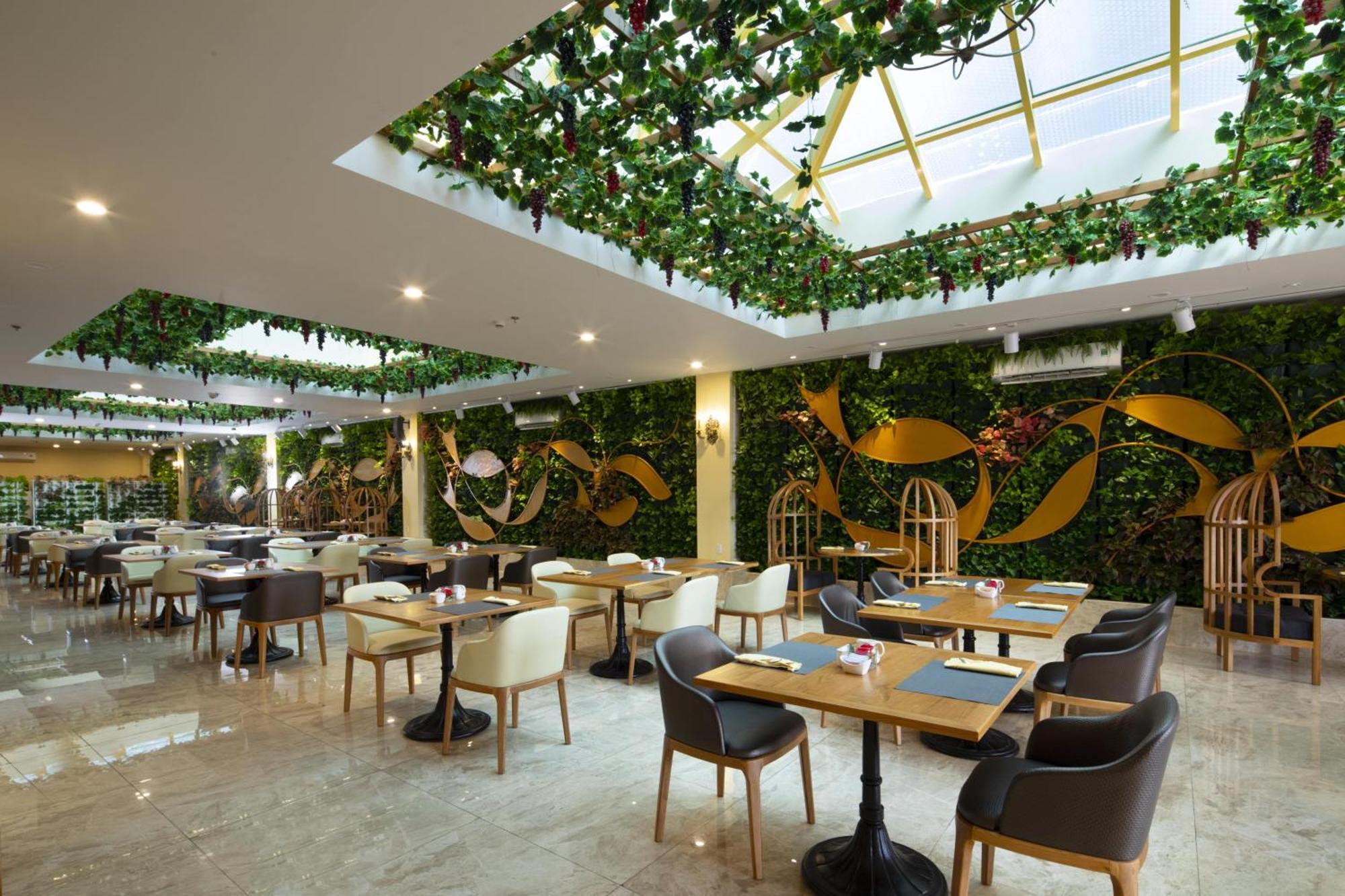 Merperle Crystal Palace Khách sạn 4*